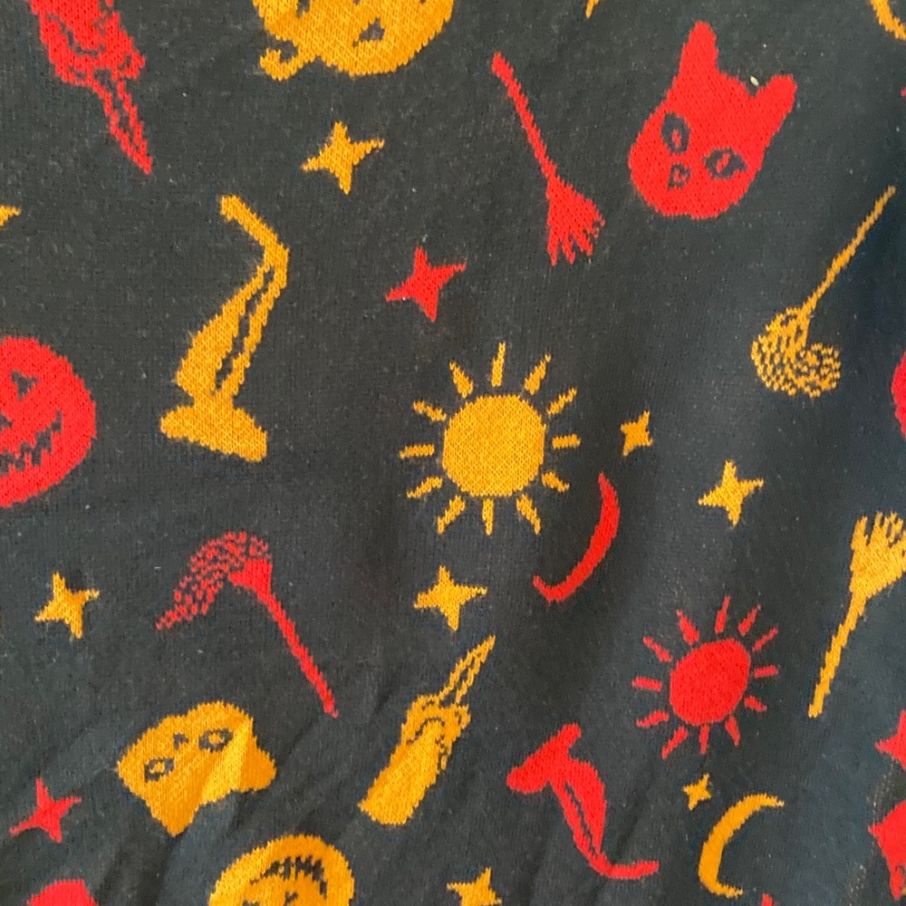 Disney Hocus Pocus Black Cardigan with Halloween Motifs - Picture 3 of 9